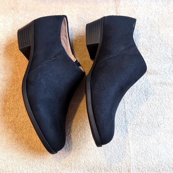 NWOT LifeStride Abilene Black Suede Bootie (Shootie).. Size 7 1/2 W... - Picture 3 of 8